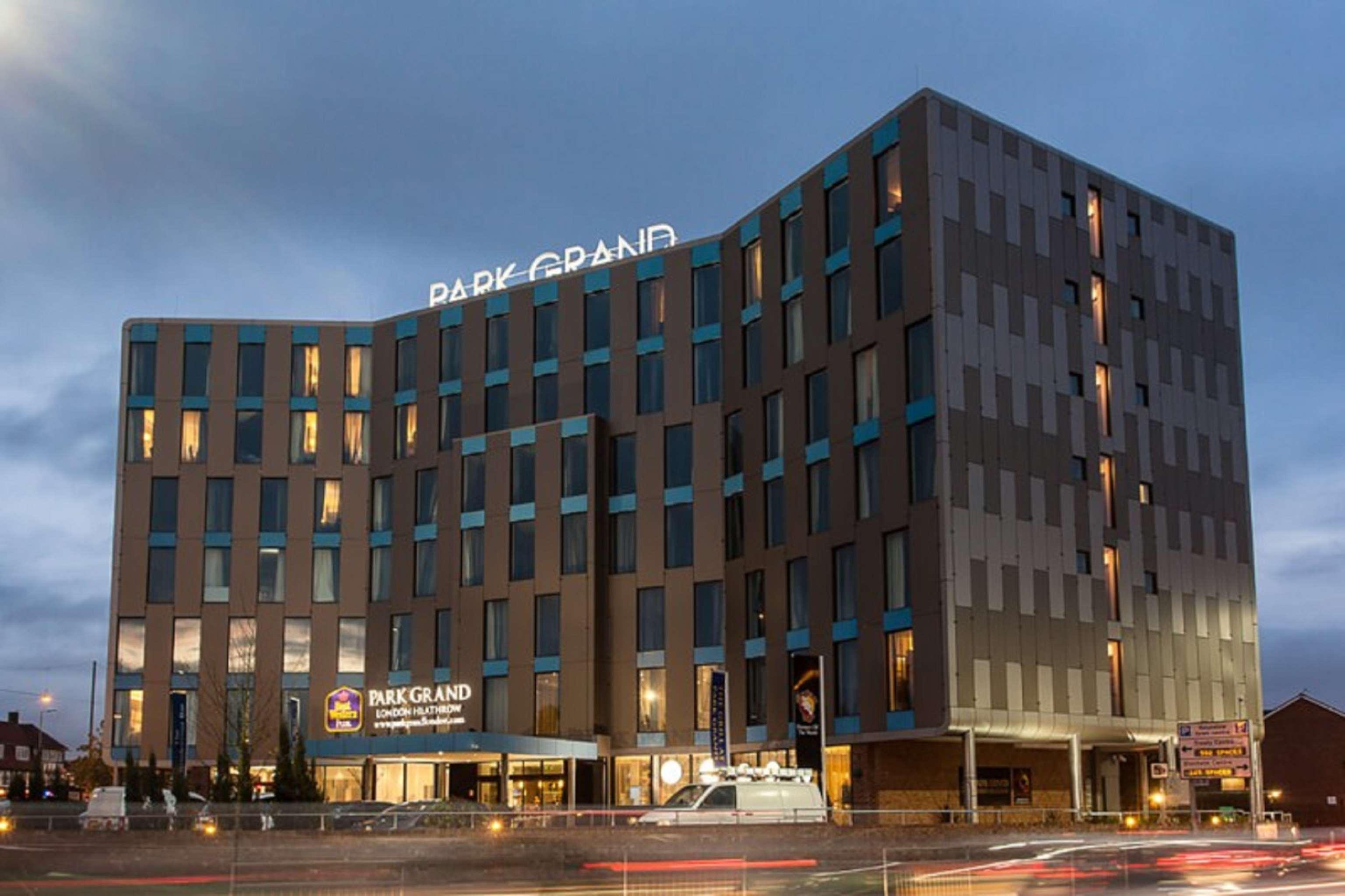 Park Grand Heathrow Hotel Hounslow Bagian luar foto