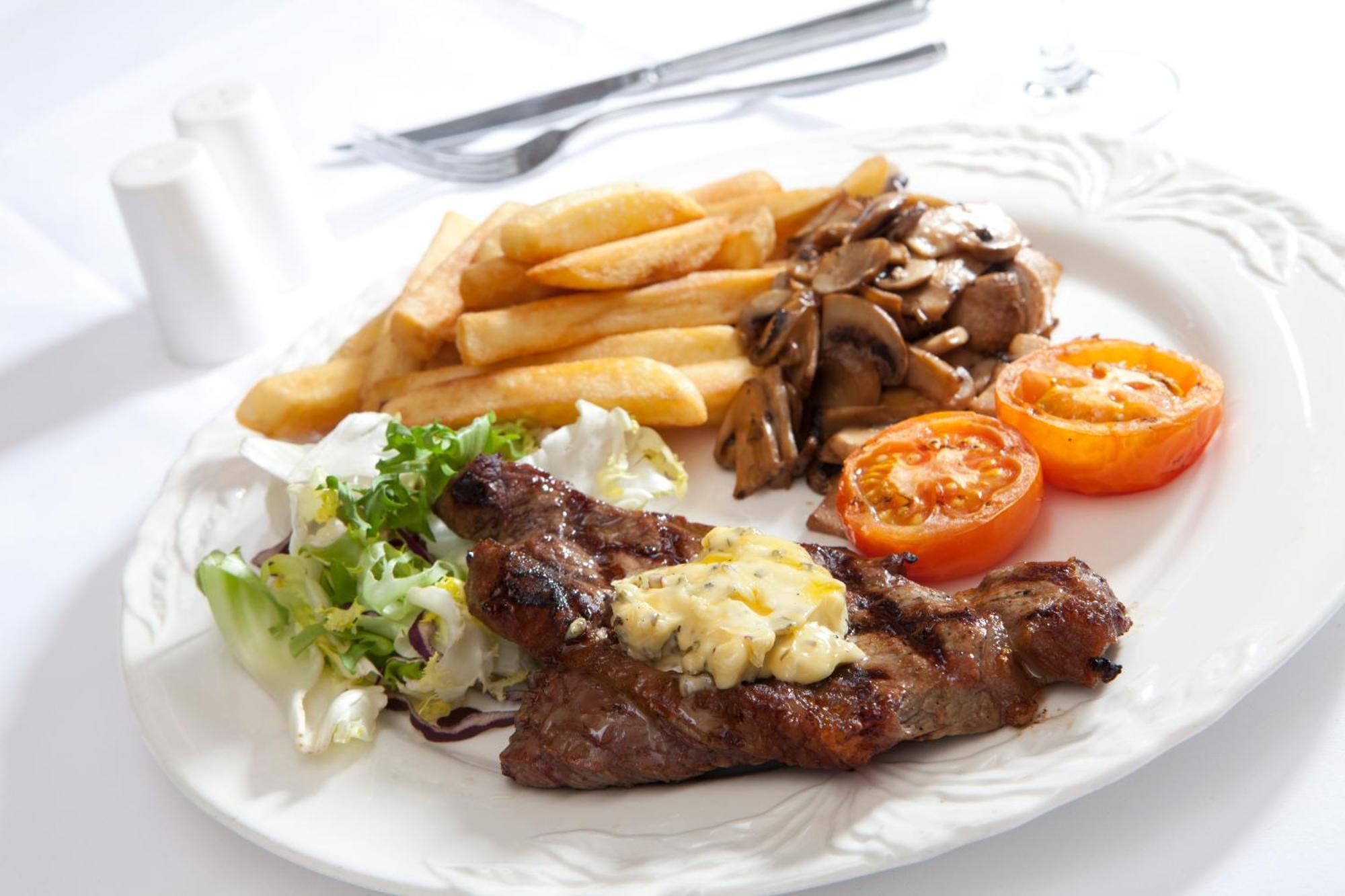 Park Grand Heathrow Hotel Hounslow Bagian luar foto