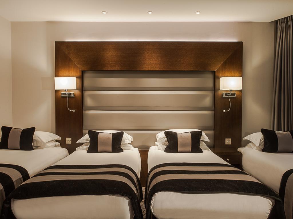 Park Grand Heathrow Hotel Hounslow Bagian luar foto