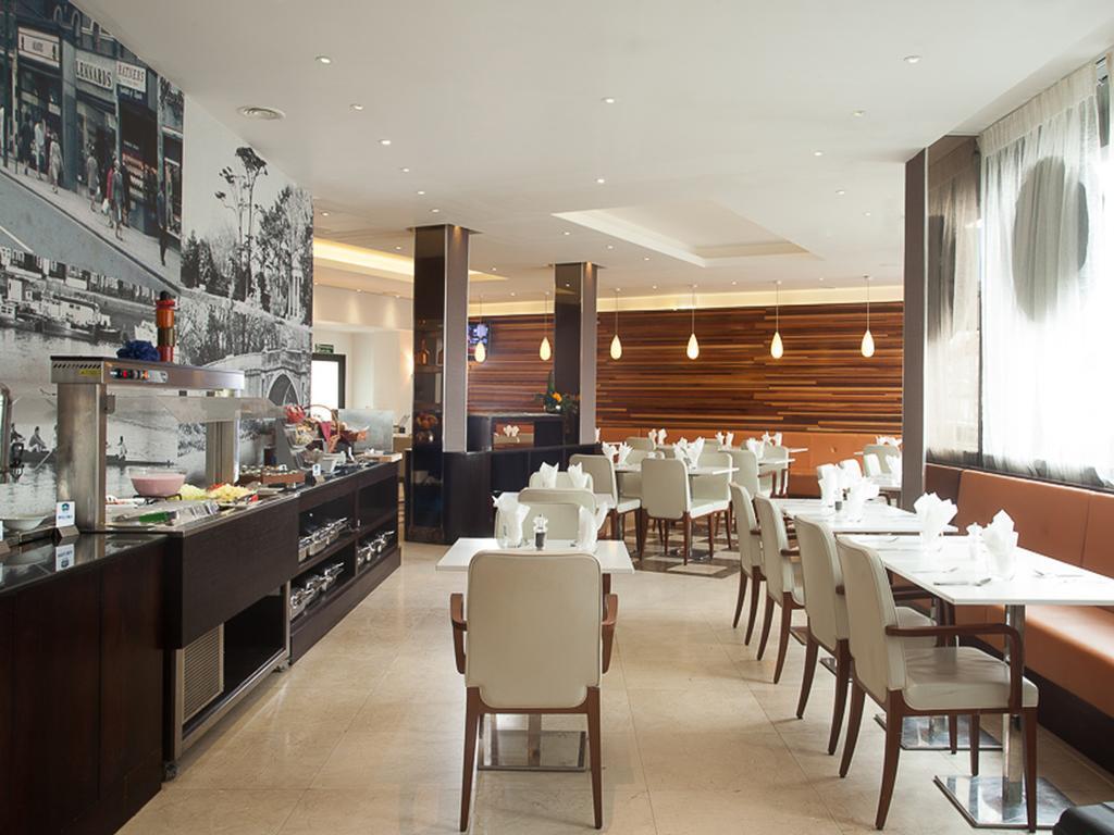 Park Grand Heathrow Hotel Hounslow Bagian luar foto