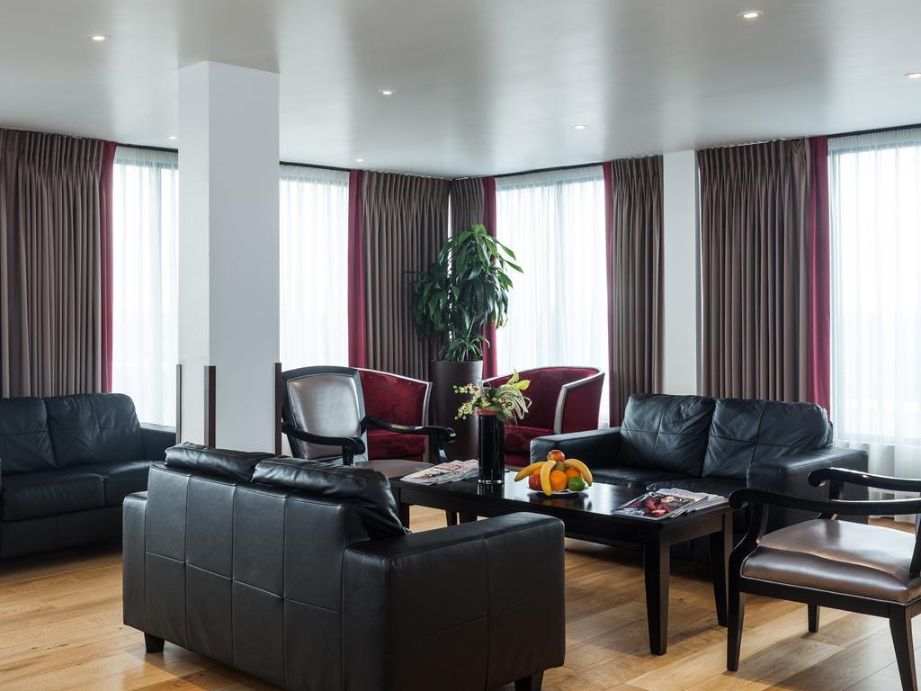 Park Grand Heathrow Hotel Hounslow Bagian luar foto
