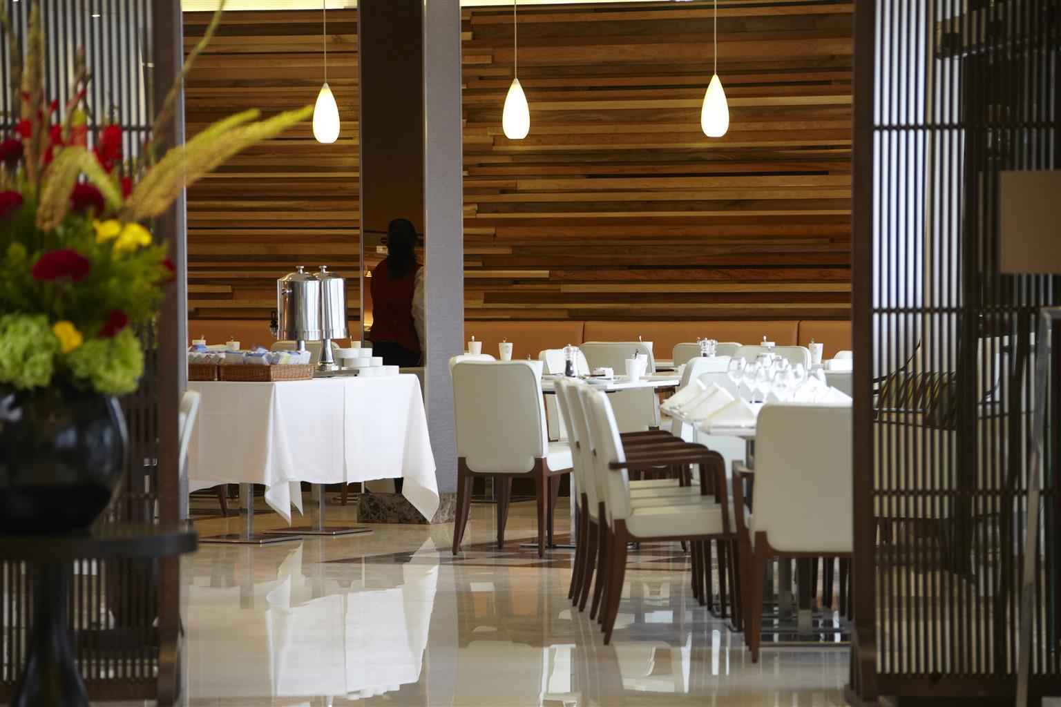 Park Grand Heathrow Hotel Hounslow Bagian luar foto