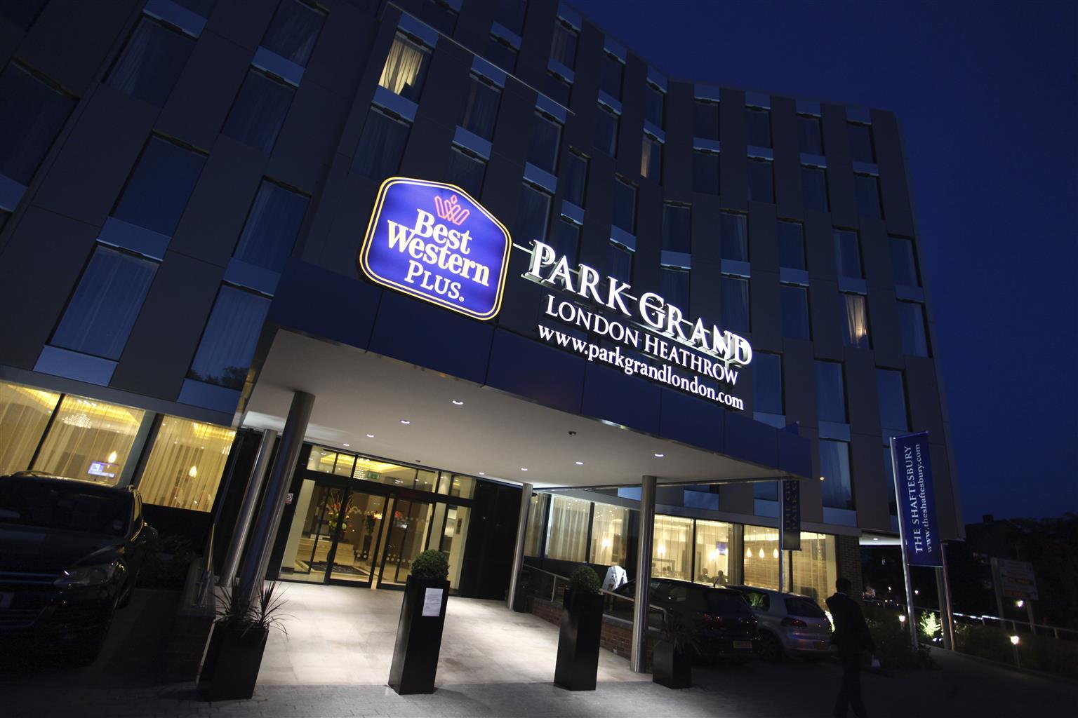 Park Grand Heathrow Hotel Hounslow Bagian luar foto